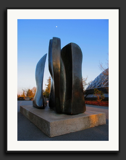 Moon_over_Sculpture.jpg